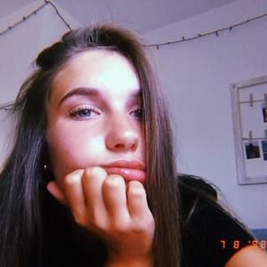 Meet your Posher, Angelina